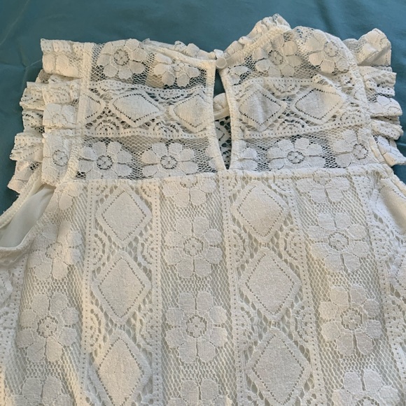Women’s lace top in size small - Picture 6 of 9